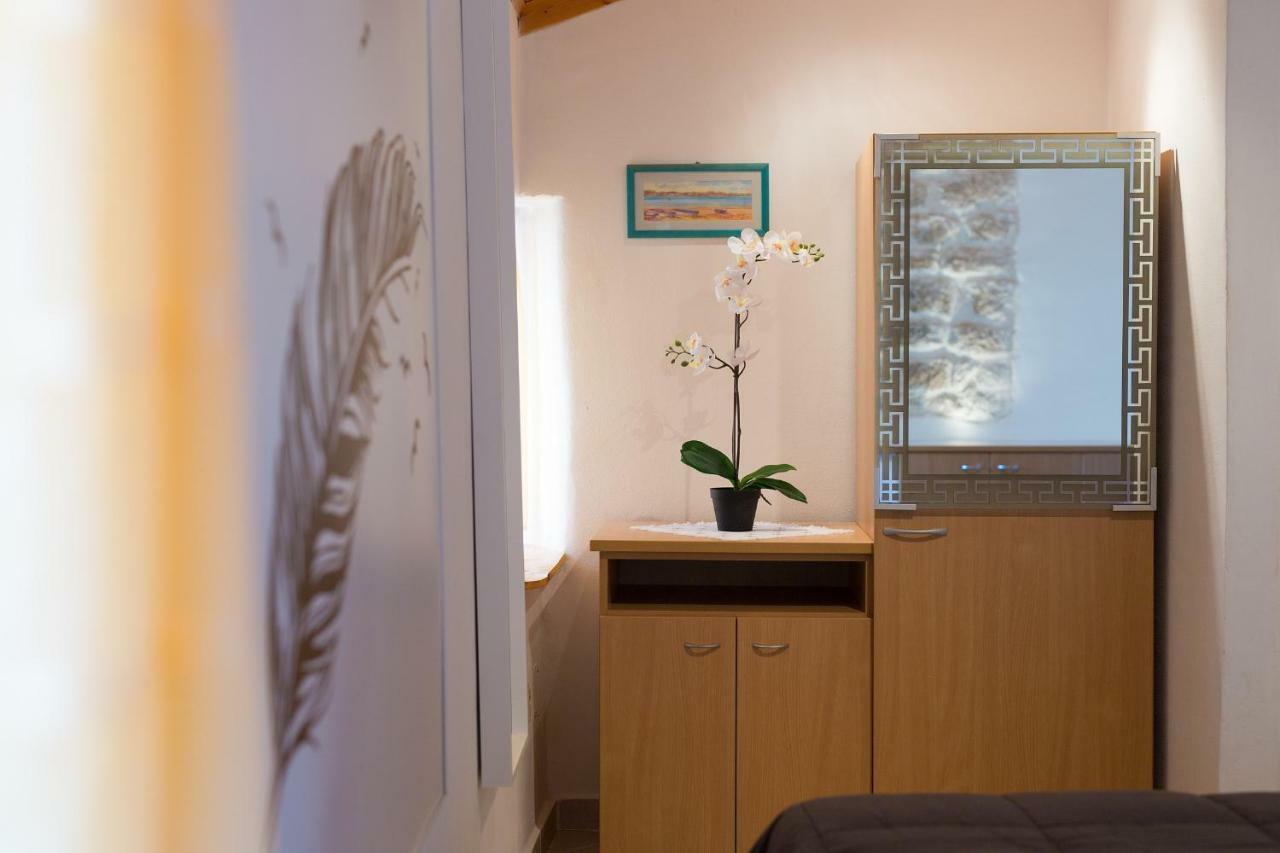 Hrast Apartment Кърк Екстериор снимка