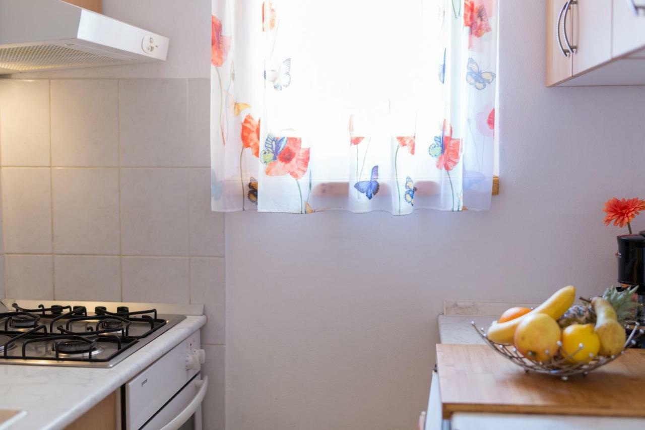 Hrast Apartment Кърк Екстериор снимка